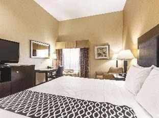 New Caney Hotel | La Quinta by Wyndham Houston New Caney