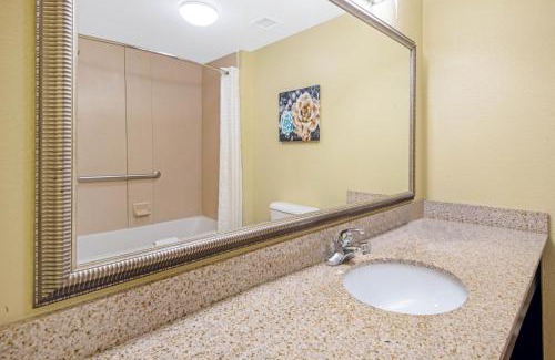 Lawton Hotel | La Quinta by Wyndham Lawton/Fort Sill