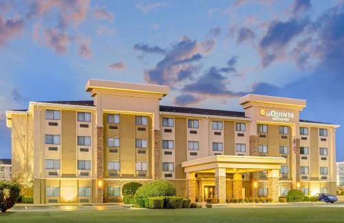 Midwest City Hotel | La Quinta by Wyndham Midwest City - Tinker AFB