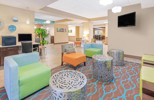 Midwest City Hotel | La Quinta by Wyndham Midwest City - Tinker AFB
