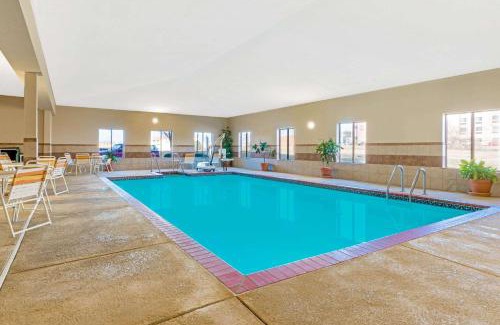 Midwest City Hotel | La Quinta by Wyndham Midwest City - Tinker AFB