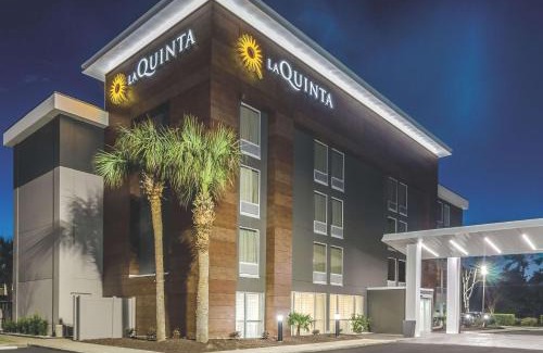 Myrtle Beach Hotel | La Quinta by Wyndham Myrtle Beach - N. Kings Hwy