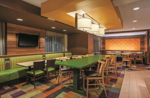 Lakeview Hotel | La Quinta by Wyndham Manassas Battlefield