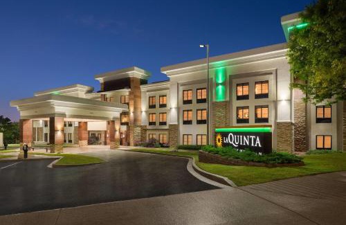Ellendale Hotel | La Quinta by Wyndham Memphis Wolfchase