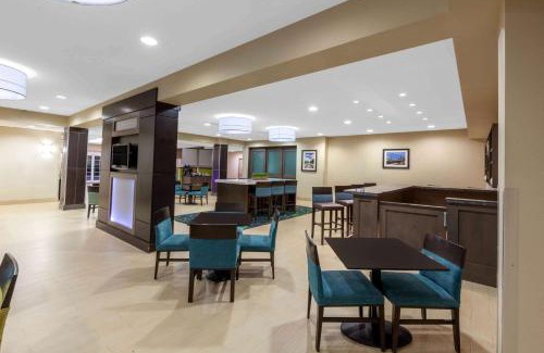 Wydewood Estates Hotel | La Quinta by Wyndham Midland North