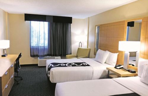 Naples Hotel | La Quinta by Wyndham Naples Downtown