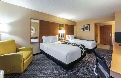 Naples Hotel | La Quinta by Wyndham Naples Downtown