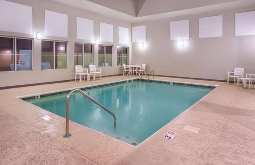 O'Fallon Hotel | La Quinta by Wyndham O'Fallon, IL - St. Louis