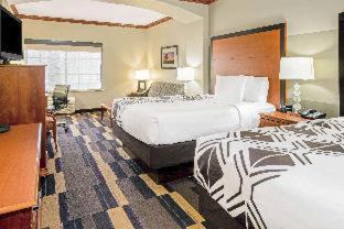 Moore Hotel | La Quinta by Wyndham Oklahoma City - Moore
