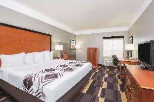 Moore Hotel | La Quinta by Wyndham Oklahoma City - Moore