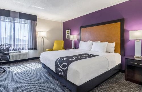 Central Scottsdale Hotel | La Quinta by Wyndham Phoenix Scottsdale