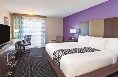 Pomona Hotel | La Quinta by Wyndham Pomona