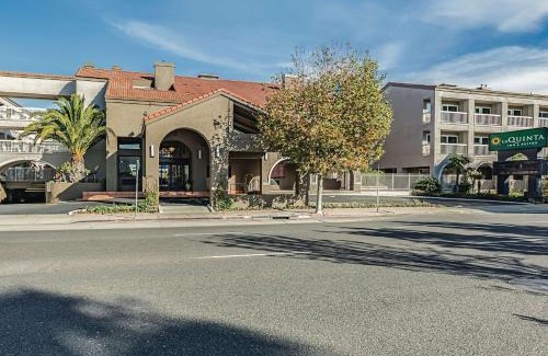 Millbrae Hotel | La Quinta by Wyndham San Francisco Airport West Millbrae FREE AIRPORT SHUTTLE