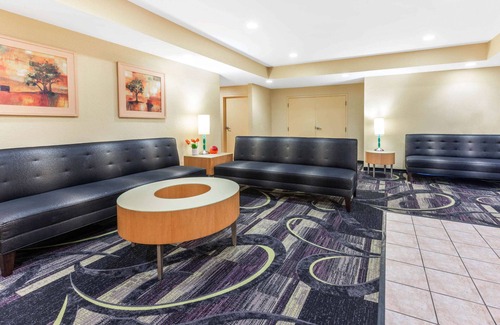 Imperial Point Hotel | La Quinta by Wyndham Fort Lauderdale Pompano Beach