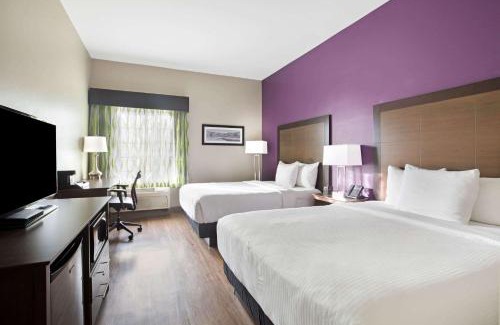 Visalia Hotel | La Quinta by Wyndham Visalia/Sequoia Gateway