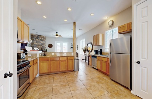 La Quinta Cove House | La Quinta Cove Retreat | Pool, Hot Tub & Views | Walk to Old Town 3BR #064047