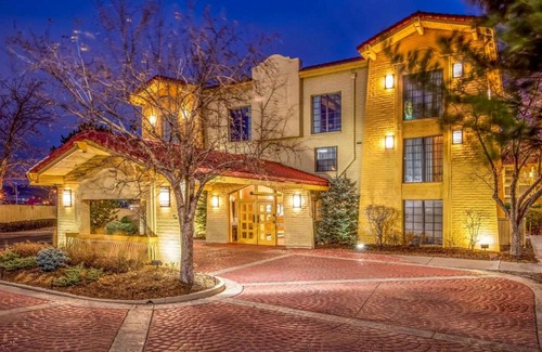 Central Colorado Springs Hotel | La Quinta Inn by Wyndham Colorado Springs Garden of the Gods