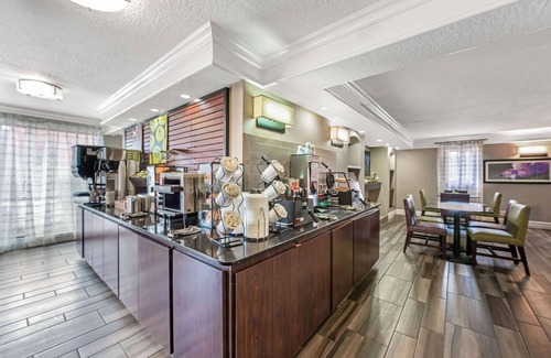 Ludlam Hotel | La Quinta Inn by Wyndham Miami Airport North