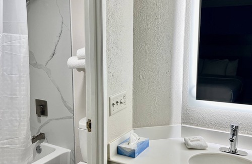 Southside Hotel | La Quinta Inn by Wyndham San Antonio Lackland