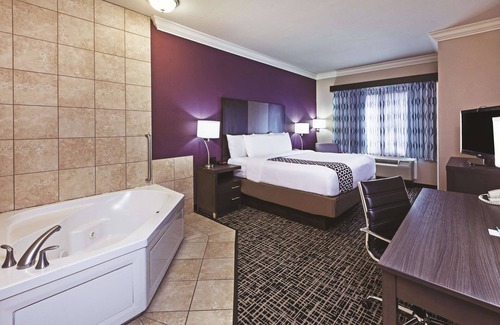 Corpus Christi Hotel | La Quinta Inn & Suites by Wyndham Corpus Christi-N Padre Isl