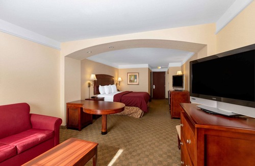 Dodge City Hotel | La Quinta Inn & Suites by Wyndham Dodge City
