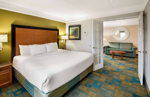 Greenville - Spartanburg Hotel | La Quinta Inn & Suites by Wyndham Greenville Haywood