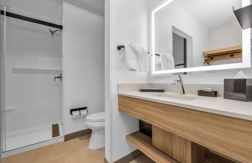 San Jose Hotel | La Quinta Inn & Suites by Wyndham San Jose Airport-Downtown