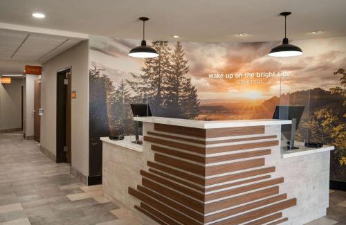 Springfield Hotel | La Quinta Inn & Suites by Wyndham Springfield