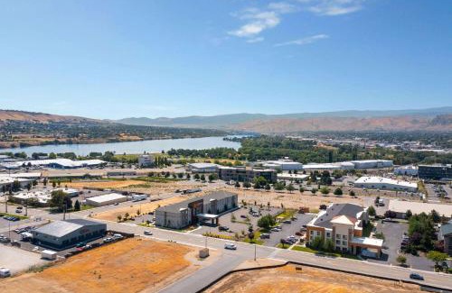 Sunnyslope Hotel | La Quinta Inn & Suites by Wyndham Wenatchee