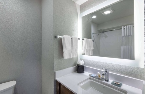 Spenard Hotel | La Quinta Inn & Suites by Wyndham Anchorage Airport