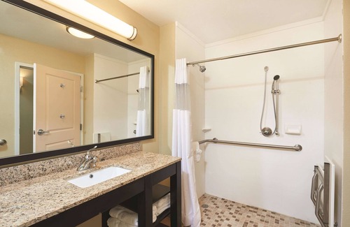 Carlsbad Hotel | La Quinta Inn & Suites by Wyndham Carlsbad