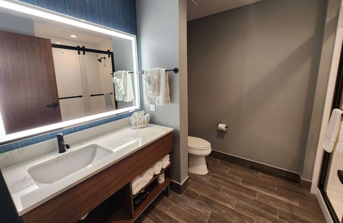 Amistad National Recreational Area Hotel | La Quinta Inn & Suites by Wyndham Del Rio