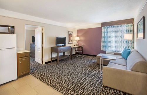 Florence Hotel | La Quinta Inn & Suites by Wyndham Cincinnati Airpt Florence