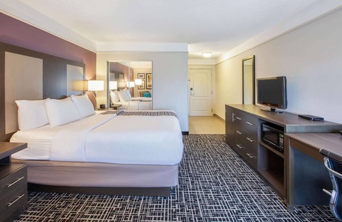 Florence Hotel | La Quinta Inn & Suites by Wyndham Cincinnati Airpt Florence