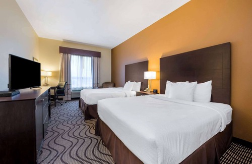 Marshall Hotel | La Quinta Inn & Suites by Wyndham Marshall