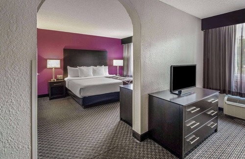 Miami Lakes Hotel | La Quinta Inn & Suites by Wyndham Miami Lakes