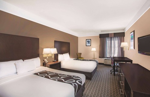 Beaumont Hotel | La Quinta Inn & Suites by Wyndham Beaumont West