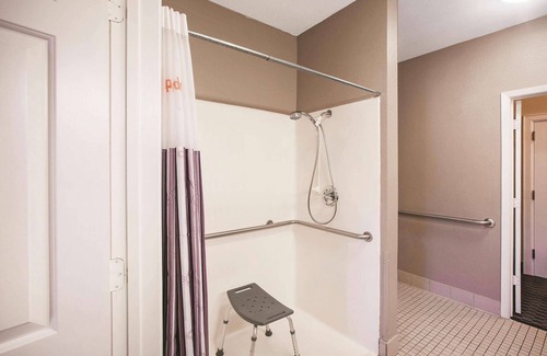Beaumont Hotel | La Quinta Inn & Suites by Wyndham Beaumont West