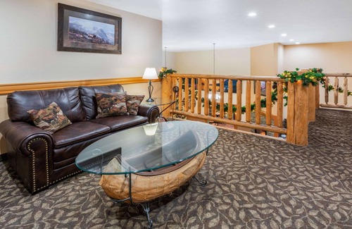 Bozeman Hotel | La Quinta Inn & Suites by Wyndham Belgrade - Bozeman Airport