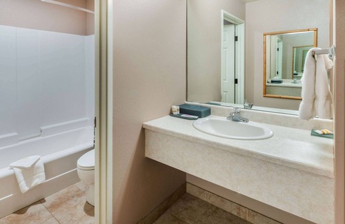 Bozeman Hotel | La Quinta Inn & Suites by Wyndham Belgrade - Bozeman Airport