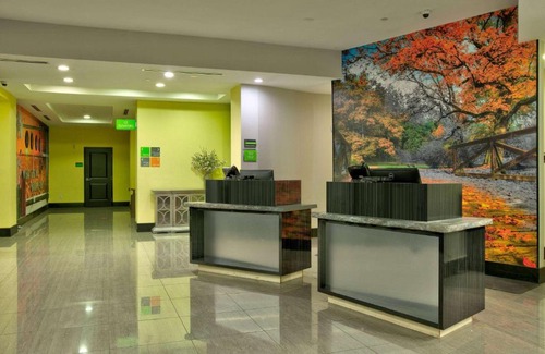 Lubbock Hotel | La Quinta Inn & Suites by Wyndham Lubbock Southwest