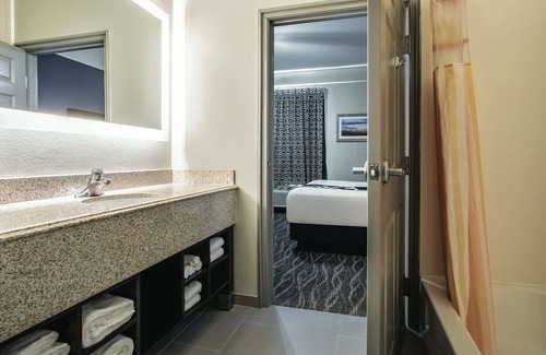 Maryvale Hotel | La Quinta Inn & Suites by Wyndham Phoenix I-10 West