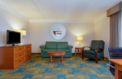Lakeland Hotel | La Quinta Inn & Suites by Wyndham Lakeland West