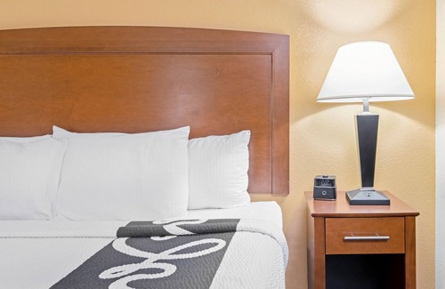 Lawton Hotel | La Quinta Inn & Suites by Wyndham Lawton/Fort Sill
