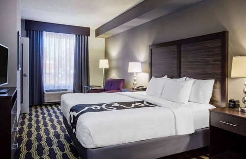 Lynchburg Hotel | La Quinta Inn & Suites by Wyndham Lynchburg at Liberty Univ.