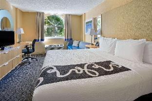 Sunrise Hotel | La Quinta Inn & Suites by Wyndham Sunrise