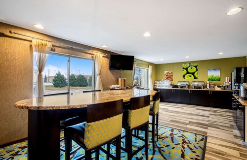Emporia Hotel | La Quinta Inn & Suites by Wyndham Emporia