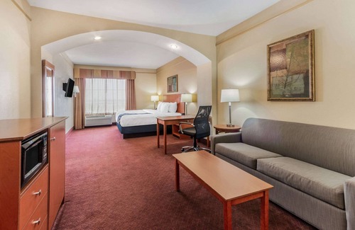 Hobbs Hotel | La Quinta Inn & Suites by Wyndham Hobbs