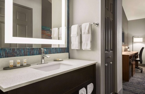 Southeast Salem Hotel | La Quinta Inn & Suites by Wyndham Salem OR