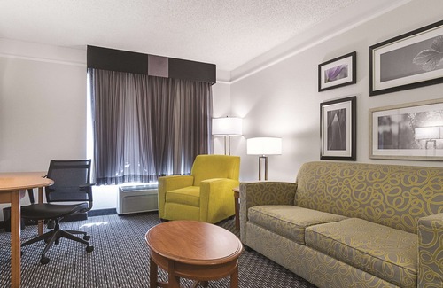Mesa Hotel | La Quinta Inn & Suites by Wyndham Phoenix Mesa West